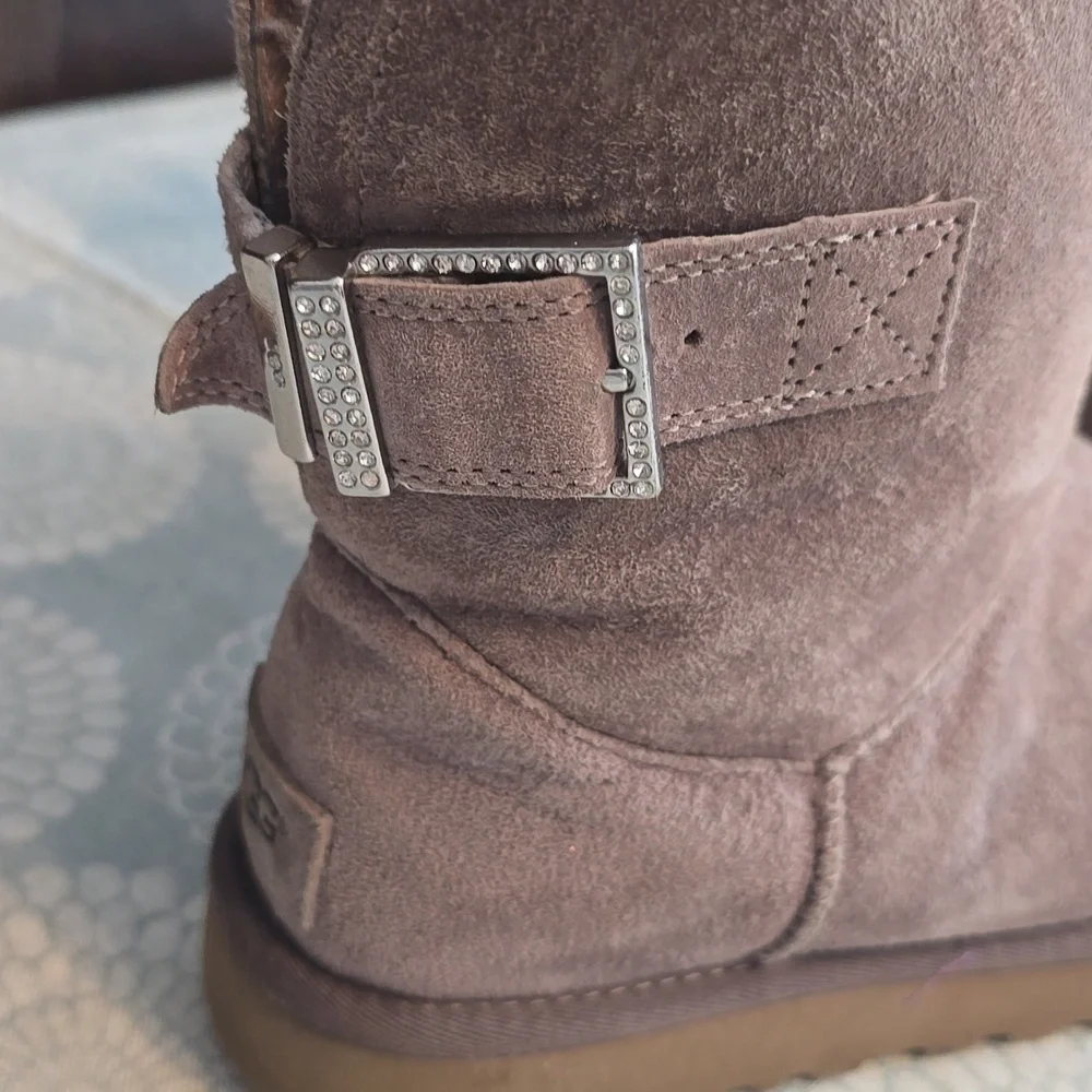 UGG tan suede boots size 8 - Picture 3 of 6